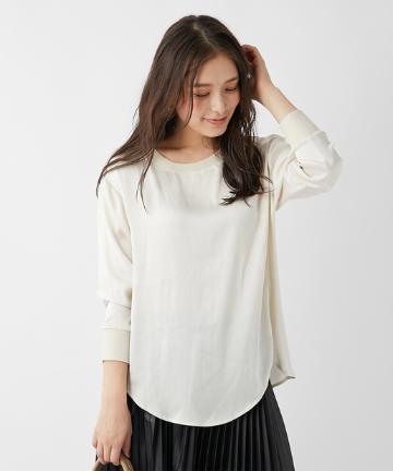 【光沢感が華やかな印象に】サテンTブラウス