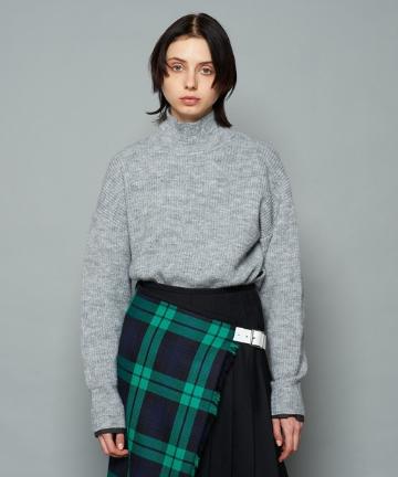 フロントショートハイネックニット