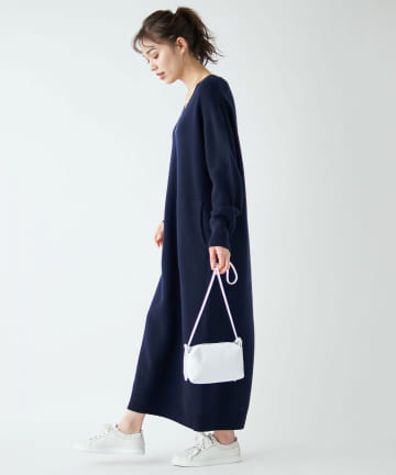 カシミヤ混Vネックニットワンピース
