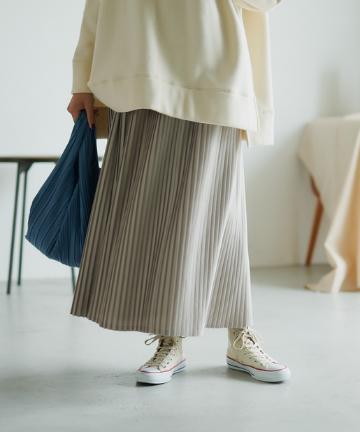 プリーツロングスカート