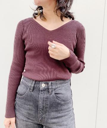 Vネックリブニットプルオーバー