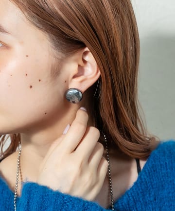 Lara Graypearl earring