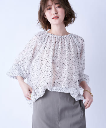 ここでしか手に入らない！【WEB限定・手洗い可】星柄ギャザーブラウス