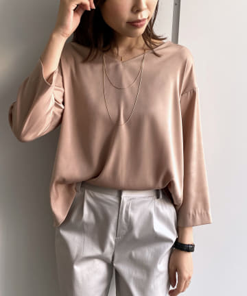 ネックレス付きブラウス