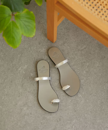 【il Sandalo of Capri】トングビジューサンダル