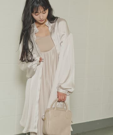 【WEB限定】サテンバンドカラーロングシャツ