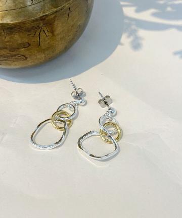 【WEB限定】トリプルリング配色ピアス