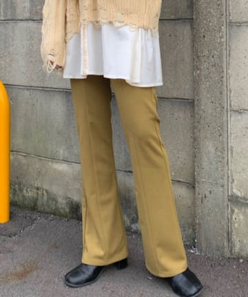 イージーカラーフレアパンツ