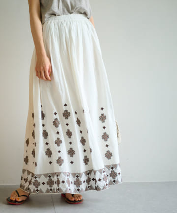 【手洗い可・セットアップ可】クロスステッチ刺繍スカート