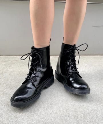 レースアップブーツ