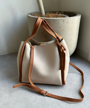◆SQUARELINE◆Mario Bag ショルダーバッグ quaranciel: 2way 8ポケット ライン ショルダー バッグ