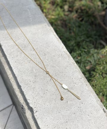 un dix cors(アンディコール) 【胸元で輝く】スライダーネックレス