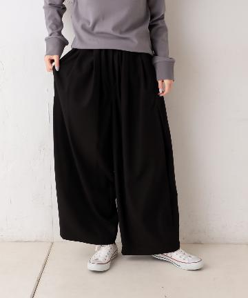 サイドタックワイドパンツ