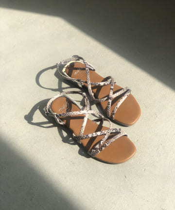 【ROVERTO(ロベレート)】アンクルストラップサンダル