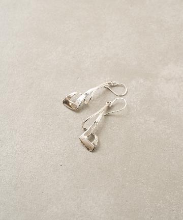 【PAZ COLLECTIVE/パズ コレクティブ】ツイストピアス