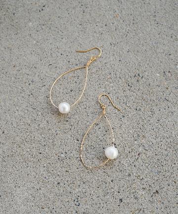 【in2 design / インツーデザイン】ラージ オーバルピアス