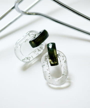 オーバルバーピアス