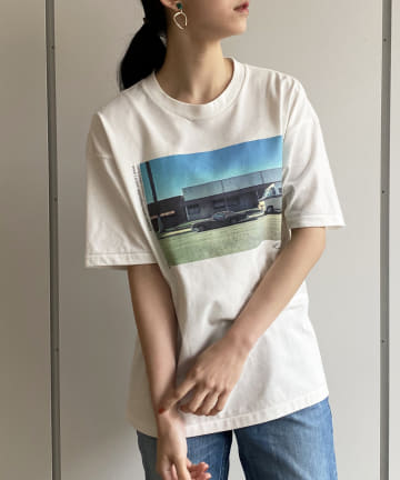 【+81BRANCA/ハチイチブランカ】DIFFERENT Photo Tシャツ
