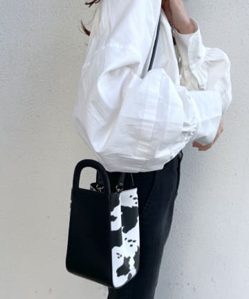 WEB限定　loti　COW　コンビミニバッグ