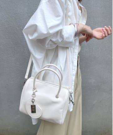 WEB限定　loti　ビーンズミラーボストンバッグ