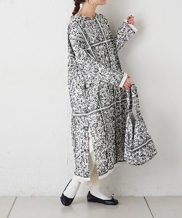 ボタニカルパネル刺繍ワンピース