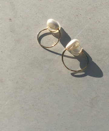 【入卒シーズンにおすすめ】パール×フープイヤリング