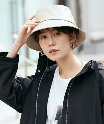 【気軽に被れるレザー風素材】合皮バケットハット