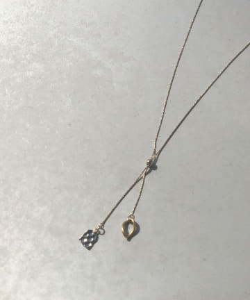 【２つのモチーフがきらりと輝く】スライドリングネックレス