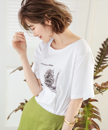 【《トレンドライクな着こなし》洗える】モノクロフラワーフォトTシャツ