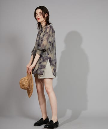 ぼかし柄シアーバンドカラーシャツ