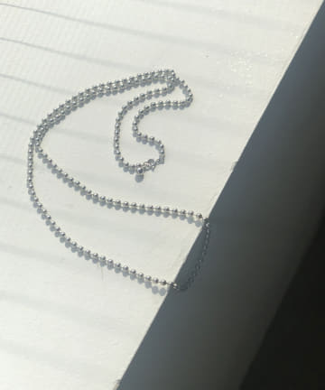 【デザインチェーンでスタイリッシュに】ボールチェーンロングネックレス