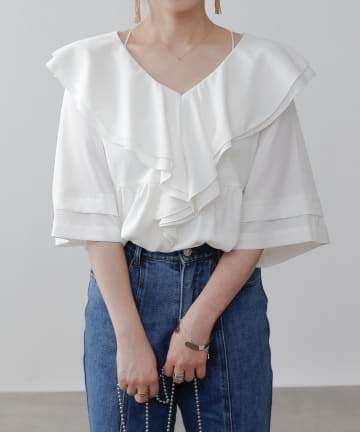 【WEB・一部店舗限定】ラッフル衿タックブラウス