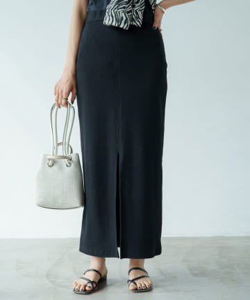 カットタイトスカート