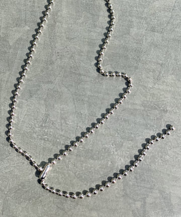 【今年のマストアイテム、人気なチェーンデザイン】ボールネックレス