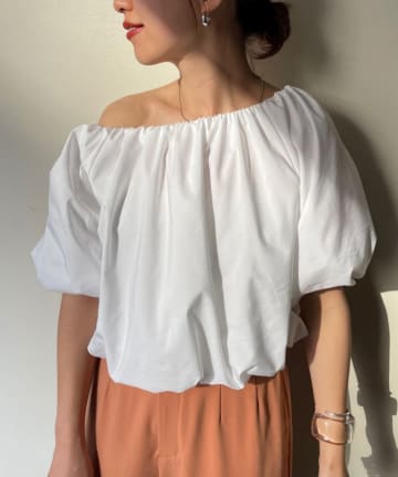 ボリュームショートブラウス