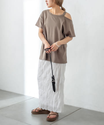 肩開きデザインTシャツ