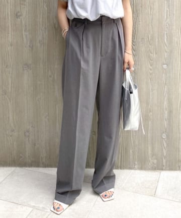 センタープレスタックパンツ