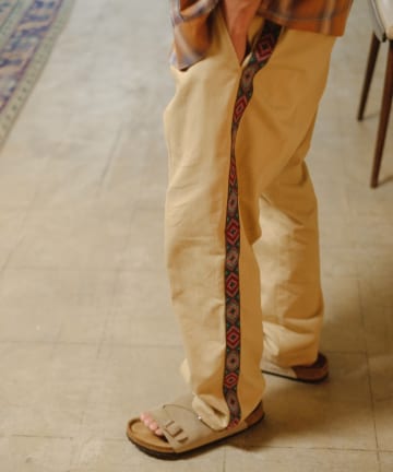 【WHIMSIC】TYROLEAN TAPE SIDE LINE SLACKS