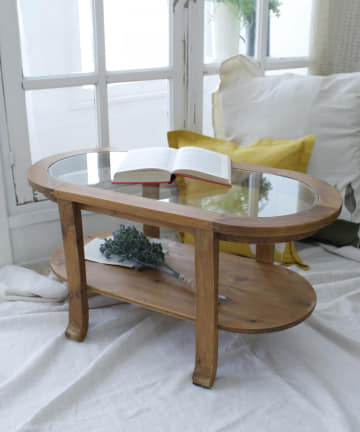 ガラストップテーブル