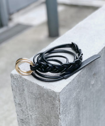 【ポイントになるデザインベルト】クロシェリングベルト