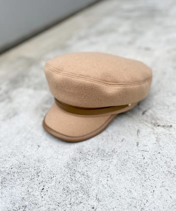 【顔周りをおしゃれに彩る】レザー切替キャスケット