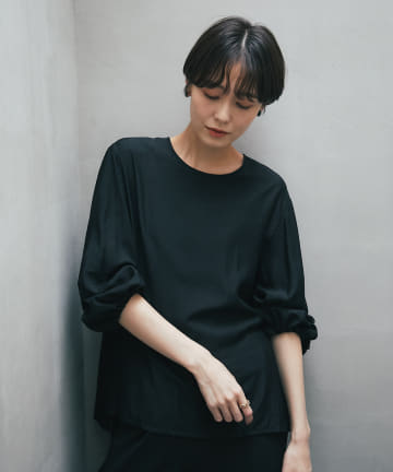 un dix cors(アンディコール) 【トレンド感溢れるシルエット】袖ツイストボリュームブラウス