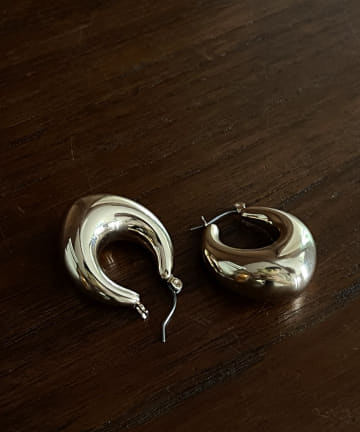 【RAHYA/ラヒヤ】SCARLET HOOP ピアス