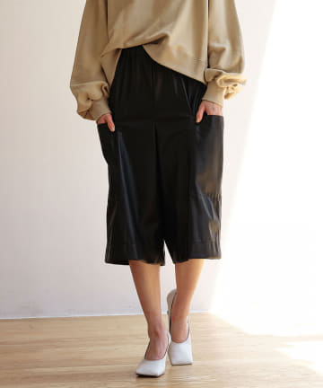 フェイクレザーハーフパンツ【オンラインストア限定商品】