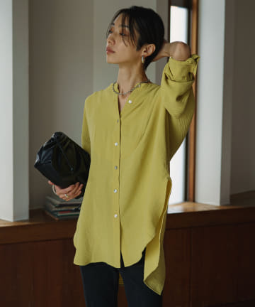 バンドカラーヨークブラウス