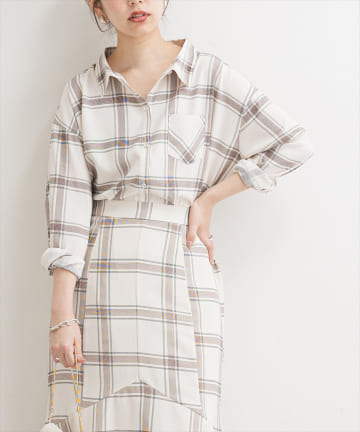 natural couture(ナチュラルクチュール) 【WEB限定】サイドスリットシンプルゆるシャツ