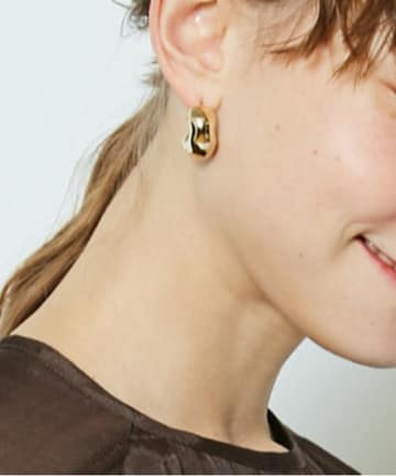 ワイドカーブラインピアス