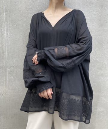 ネット刺繍チュニック