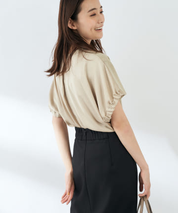 【異素材使いがおしゃれ・洗える】サテン切り替えカットソー