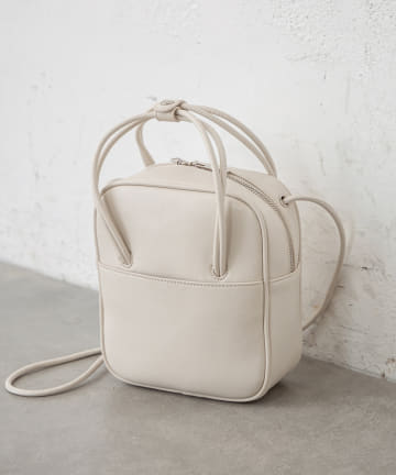 スクエアショルダーボストンバッグ